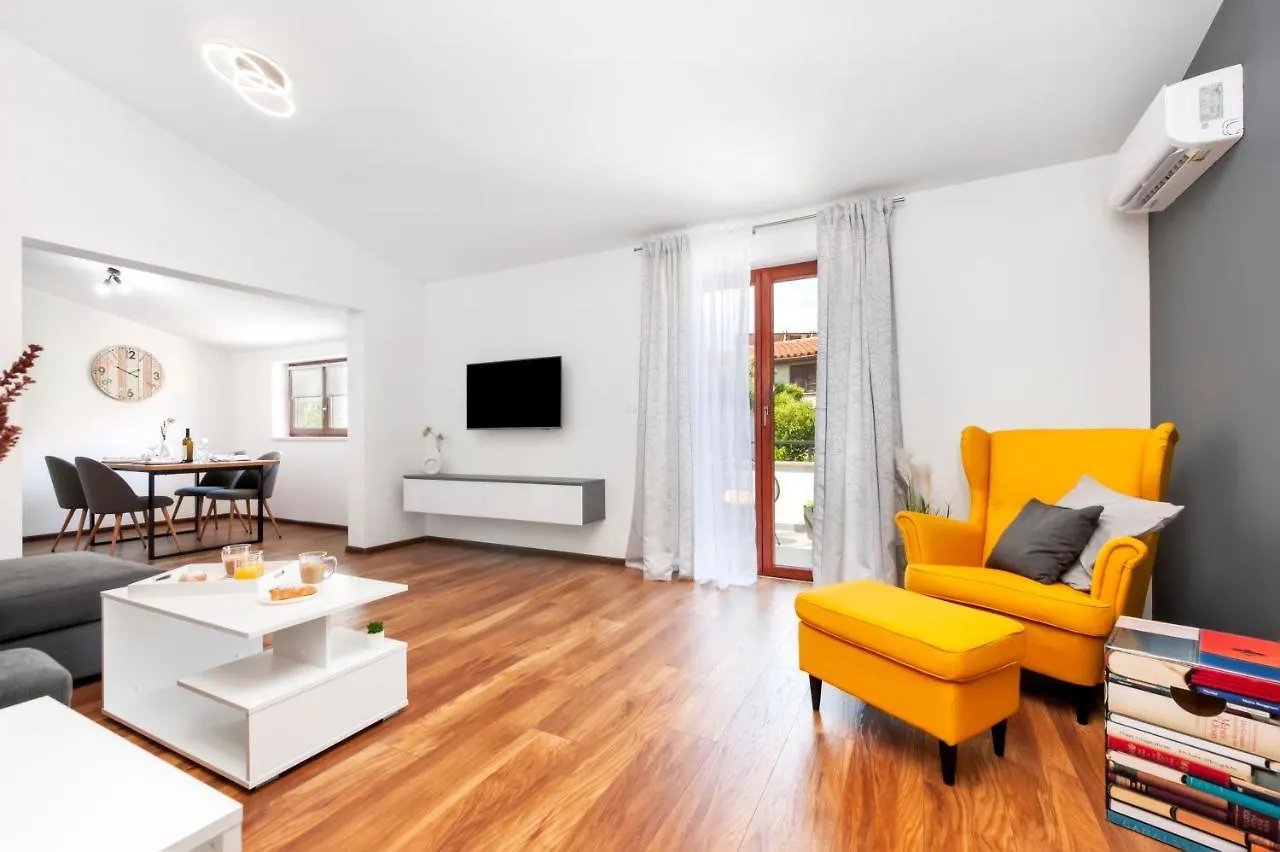 Apartments E&M Pola Croazia