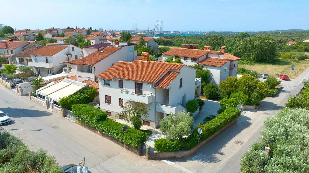 Apartments E&M Pola Croazia